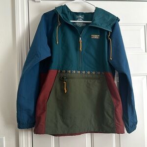 Hooded L.L. Bean anorak windbreaker
